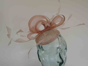 Pillbox fascinator with crin loop in rose gold