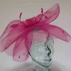 Crin fascinator with spots in magenta