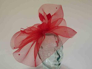 Crin fascinator with spots in red