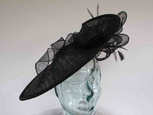 teardrop fascinator in black