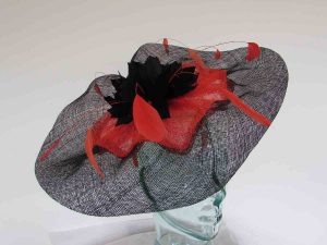 Wavy 2 colour fascinator in black and orange