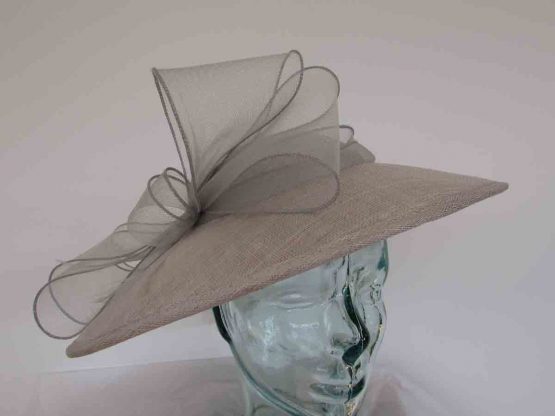 Sinamay hatinator with crin bow in silver