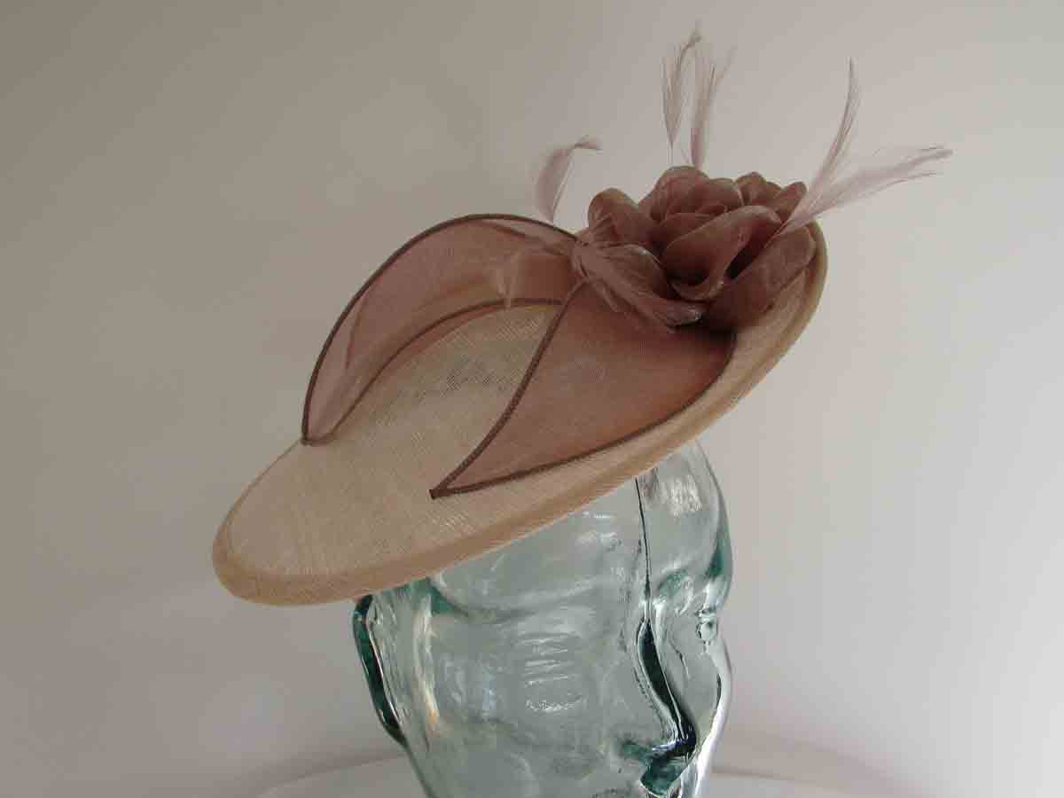 Small hatinator with organza leaves in cameo pink