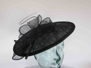 Simanay hatinator with flower in black
