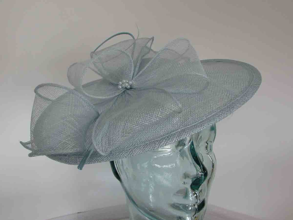 Simanay hatinator with flower in sky