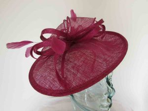 Small oval hatinator in berry