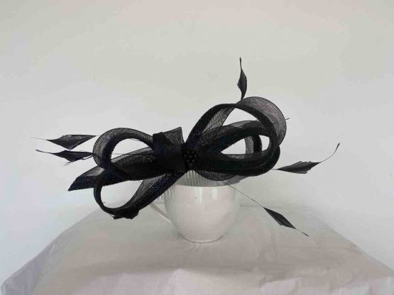 Sinamay and crin looped fascinator in black