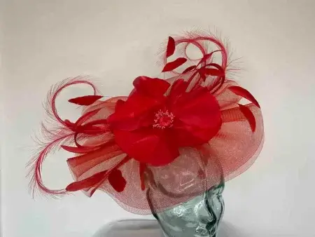 Stunning crin fascinator with flower in red