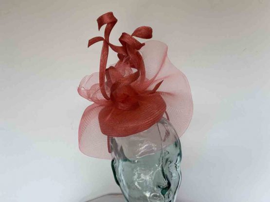 Pillbox fascinator with distressed crin detail in coral
