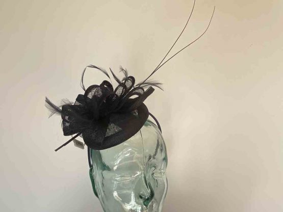 Pillbox fascinator with double quill in navy