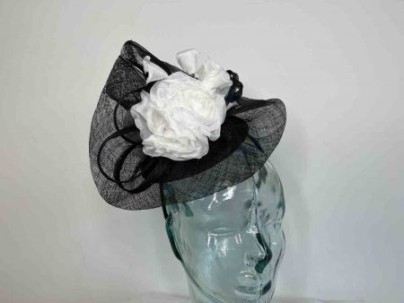 Pillbox base fascinator with flower detail in black and white