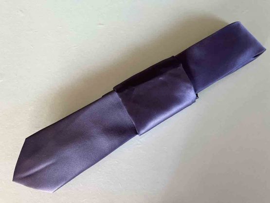 Classic tie and pocket square in wisteria