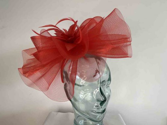 Crin fascinator with feather flower in red