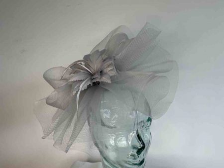 Crin fascinator with feather flower in silver