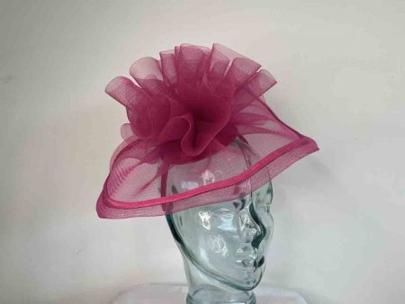 Crin fascinator with centre crin detail in magenta