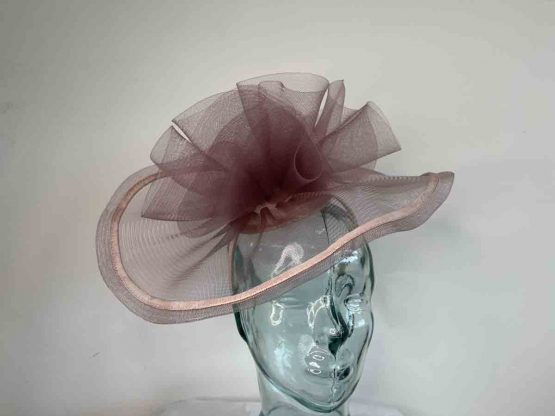 Crin fascinator with centre crin detail in rose