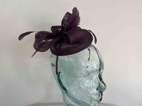 Pillbox fascinator with bow in sloe
