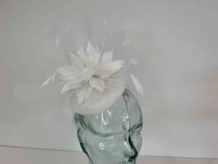 Pillbox with crin and feathered flower in white