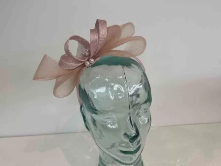 Crin looped fascinator in oyster