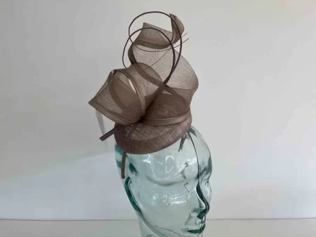 Pillbox fascinator with double quill in coffee