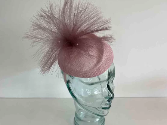 Pillbox fascinator with frayed crin in rose