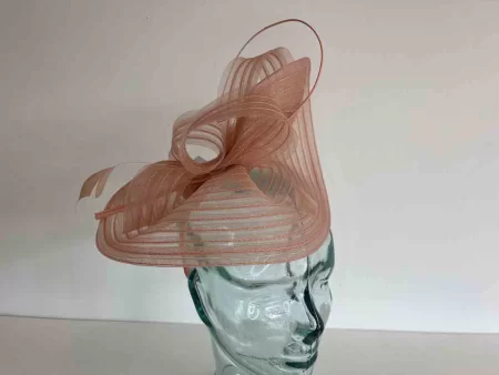 Pleated crin fascinator in oyster