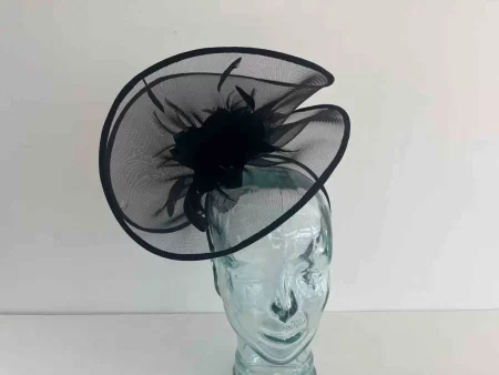 Crin fascinator with centre flower detail in black