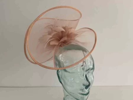 Crin fascinator with centre flower detail in oyster