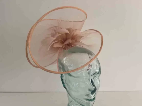 Crin fascinator with centre flower detail in oyster