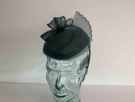 Pillbox fascinator with pleated crin in bottle green