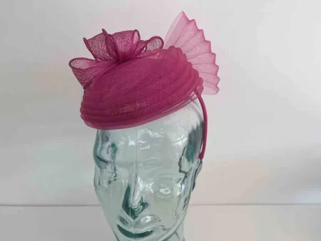 Pillbox fascinator with pleated crin in magenta