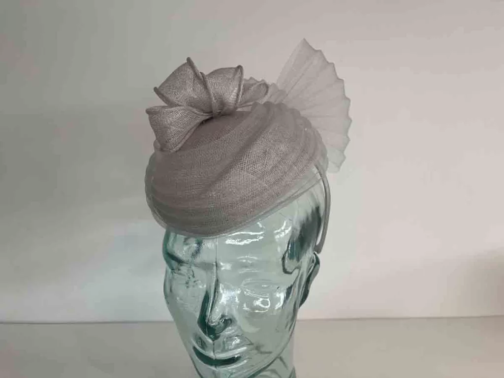 Pillbox fascinator with pleated crin in pearl Love Fascinators