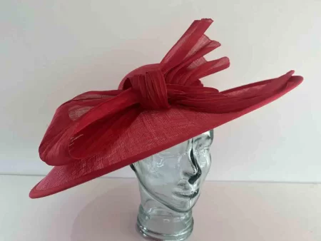 Large oval hatinator with large abaca bow in red