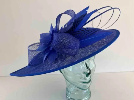 Diamond hatinator with triple quill in cobalt