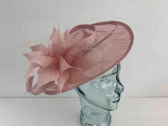 Oval hatinator with large feathered flower in pink