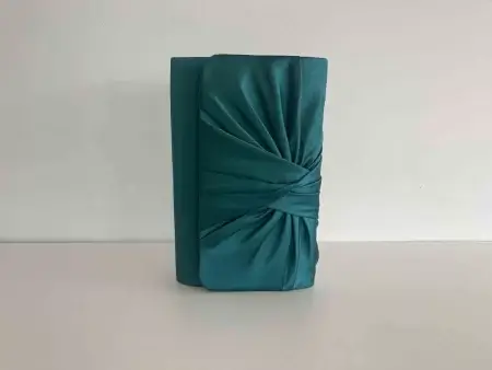Satin clutch bag in emerald
